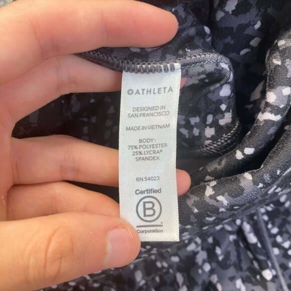 Athleta Capri Leggings Black/White Women's Size Size S/P,Pockets,Athletic - Picture 8 of 9